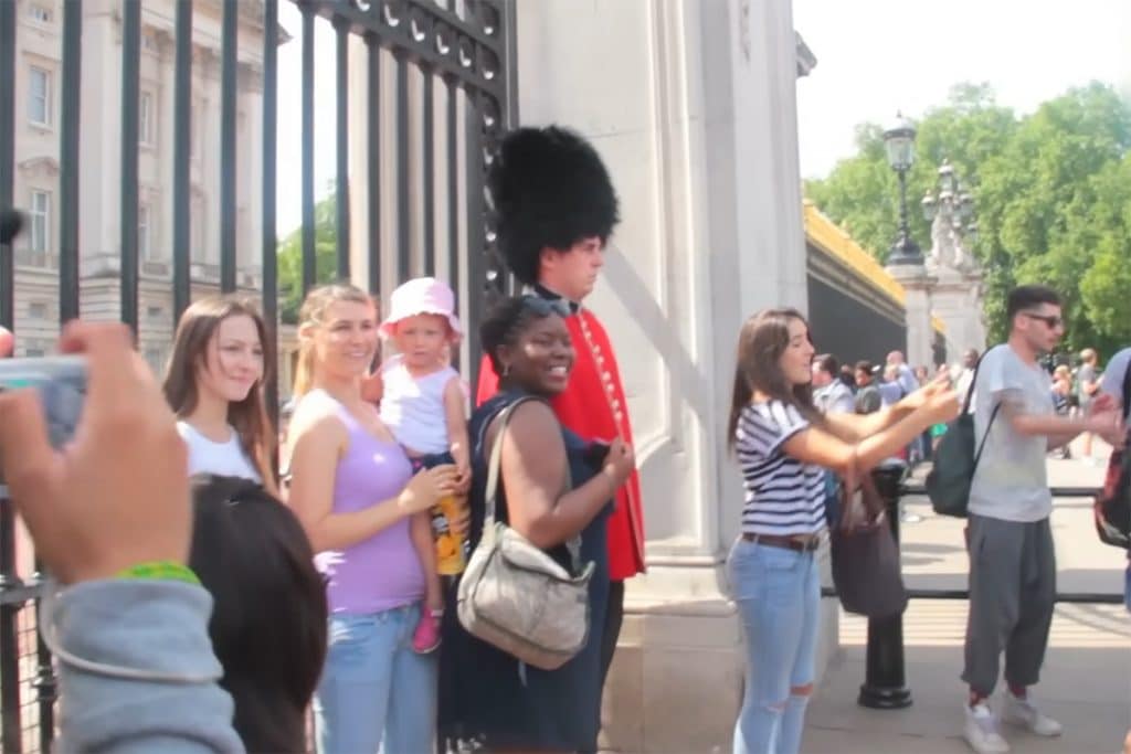 Man Makes Fun of Royal Guard, Not Expecting This To Happen